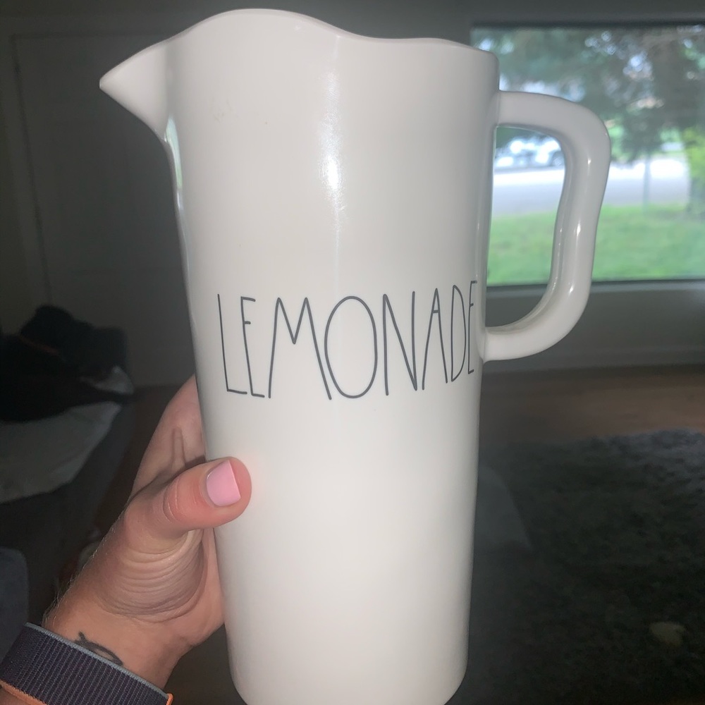 lemonade pitcher! decor or for use